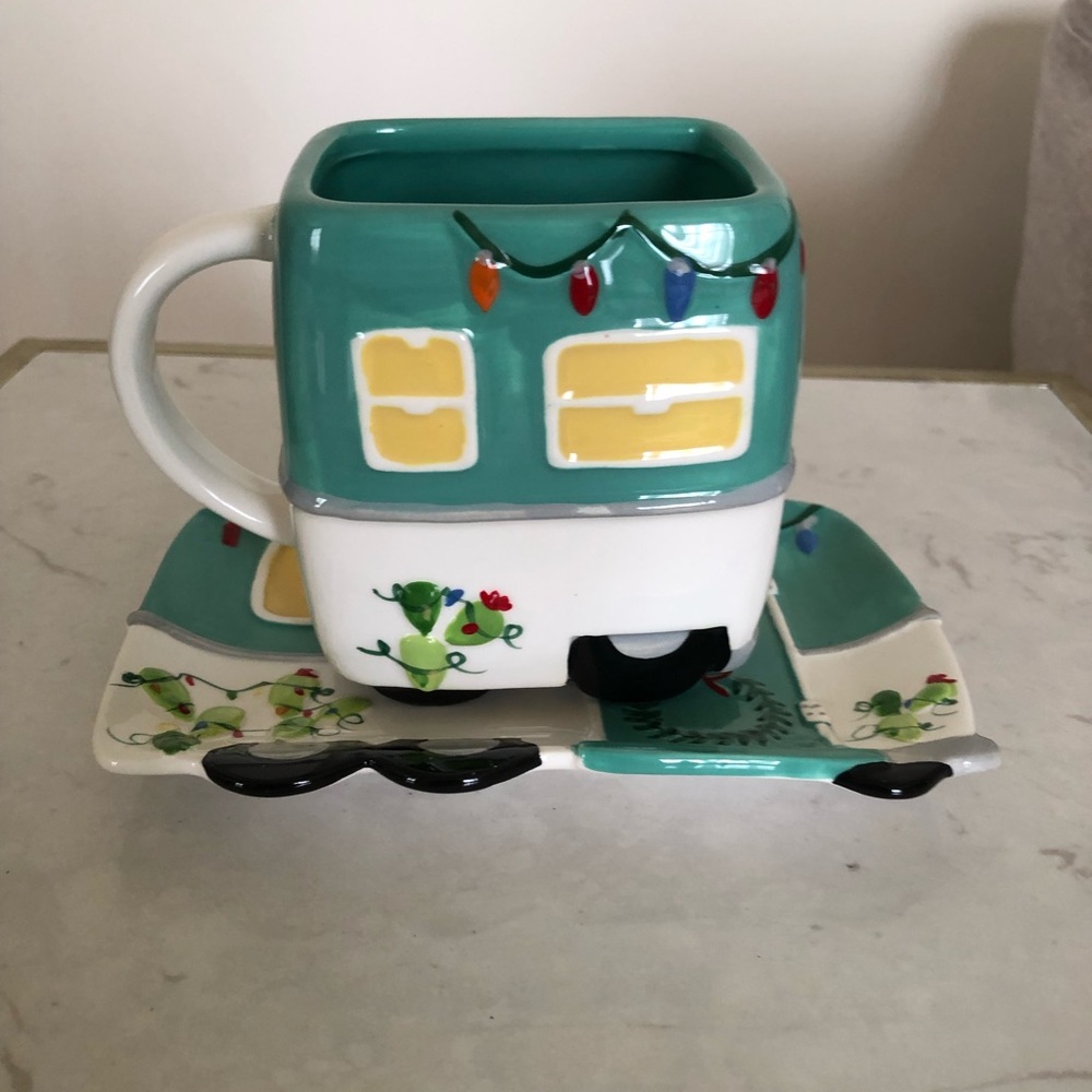 Retro Christmas Camper Mug & Matching plate